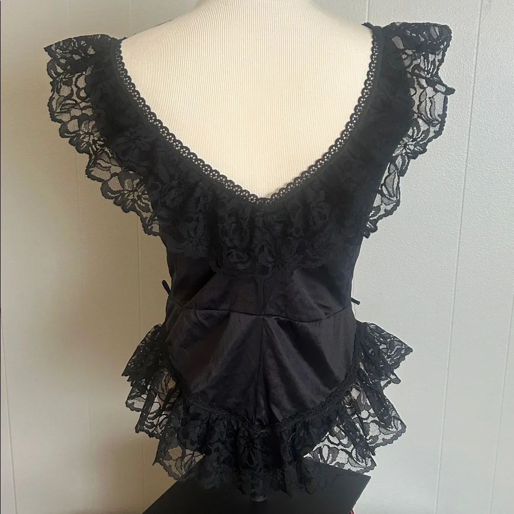 Beautiful, dainty Vintage black lingerie bodysuit adorned in lace - Picture 7 of 10